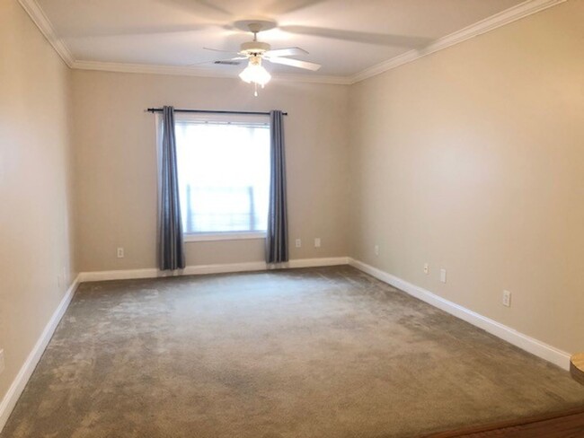 Building Photo - 2 Bedroom 2 Bath Condo in Radcliffe Place ...