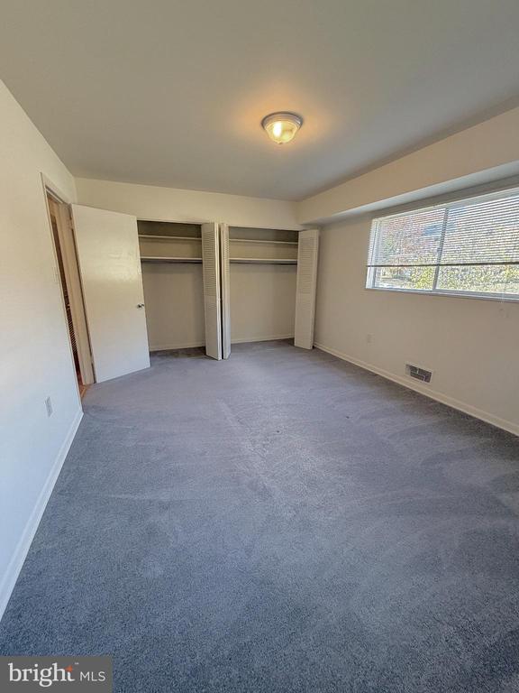 Building Photo - 10661 Weymouth St