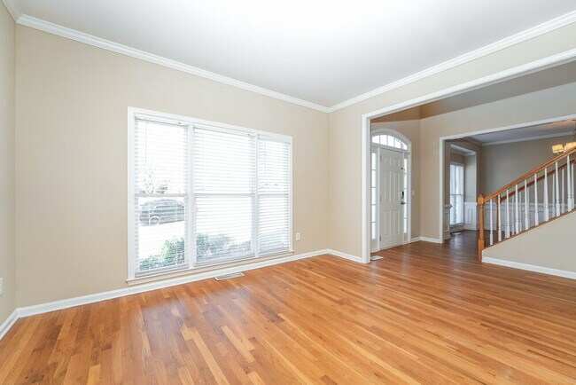 Building Photo - 430 Golden Meadows Ln