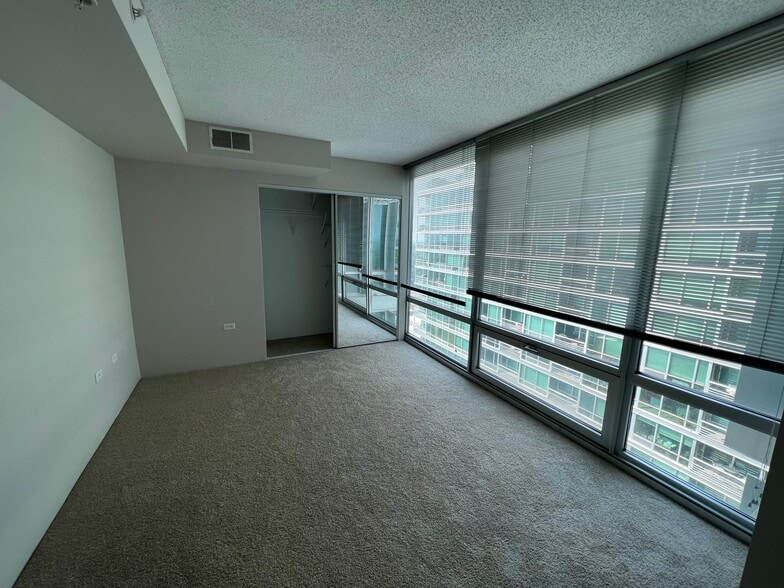 Building Photo - 9715 Woods Dr
