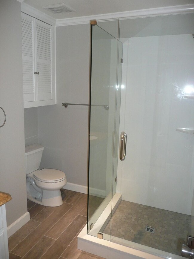 Building Photo - Great 2 bed/2bath in Tustin Villas