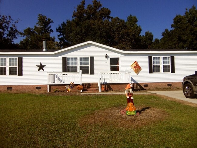 Primary Photo - 135 Magnolia Gardens Dr