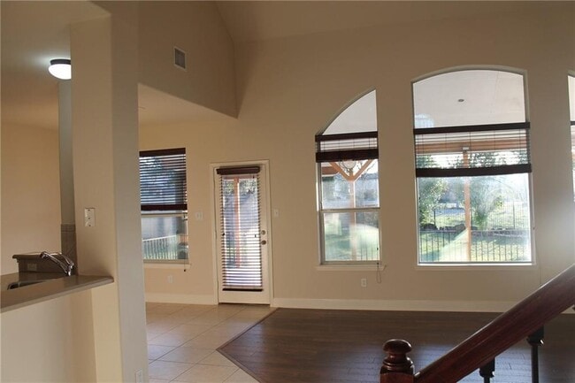 Building Photo - 2513 Rusk Ct