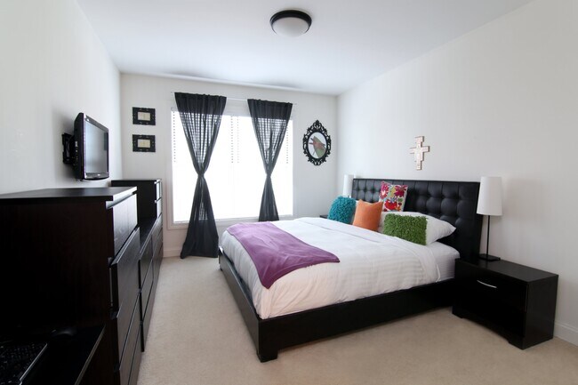 Master Bedroom (with walk-in closet) - 7 Ballister Street