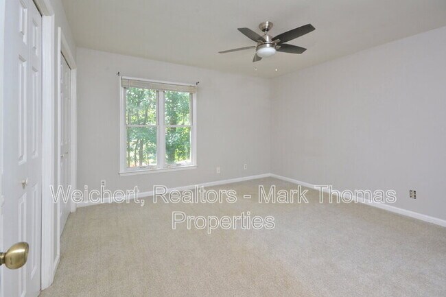 Building Photo - 104 Gatehouse Ln