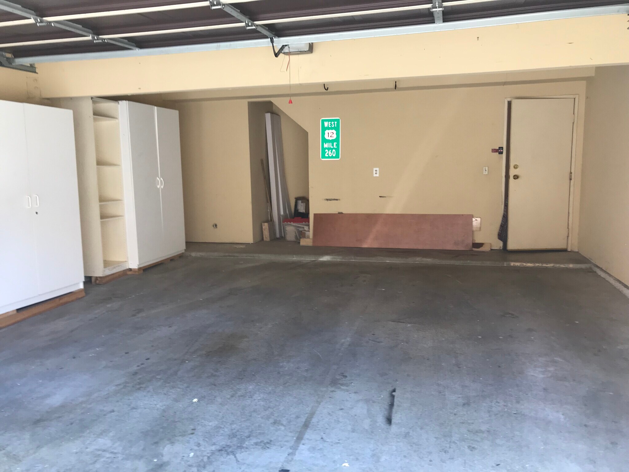 Building Photo - 4255 Las Virgenes Rd