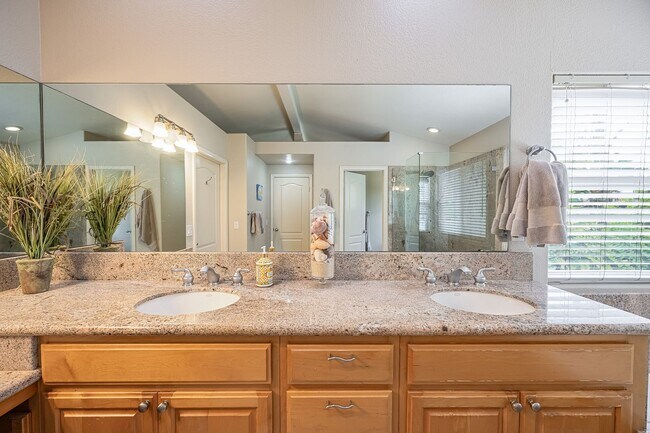 Building Photo - Resort-Style Encinitas Estate with Pool UNFURNISHED