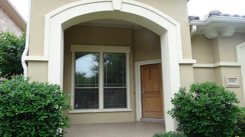 Building Photo - 6783 San Fernando