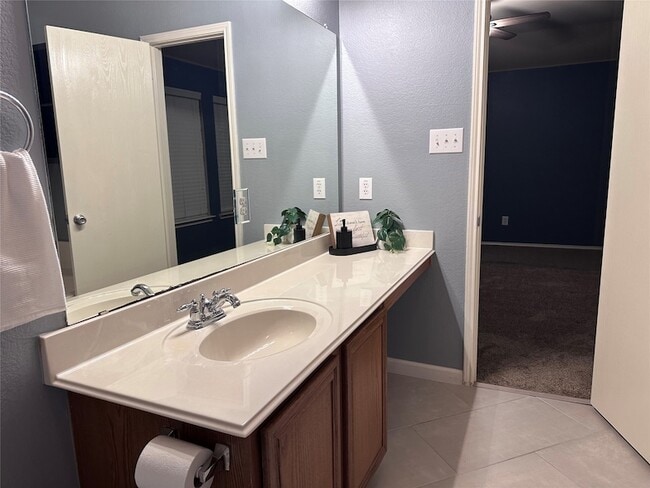 Building Photo - 3321 Truman St