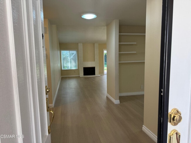 Building Photo - 846 Lindawood St