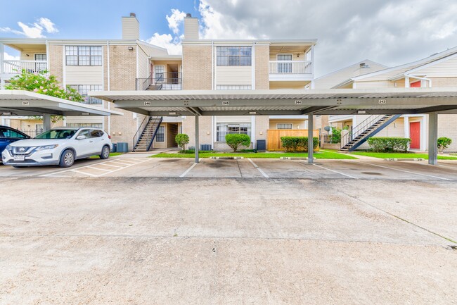 Building Photo - 2750 Holly Hall St