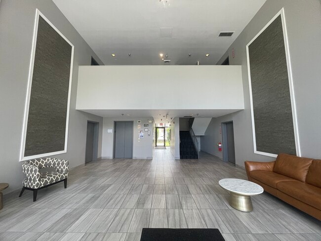 Building Photo - 1111 River Rd