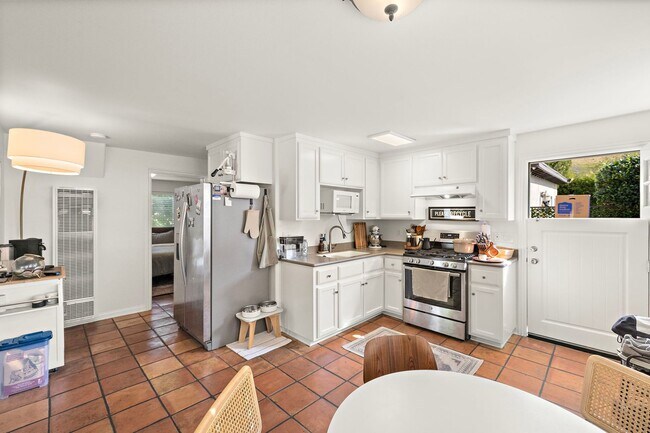 Building Photo - 20451 Sun Valley Dr