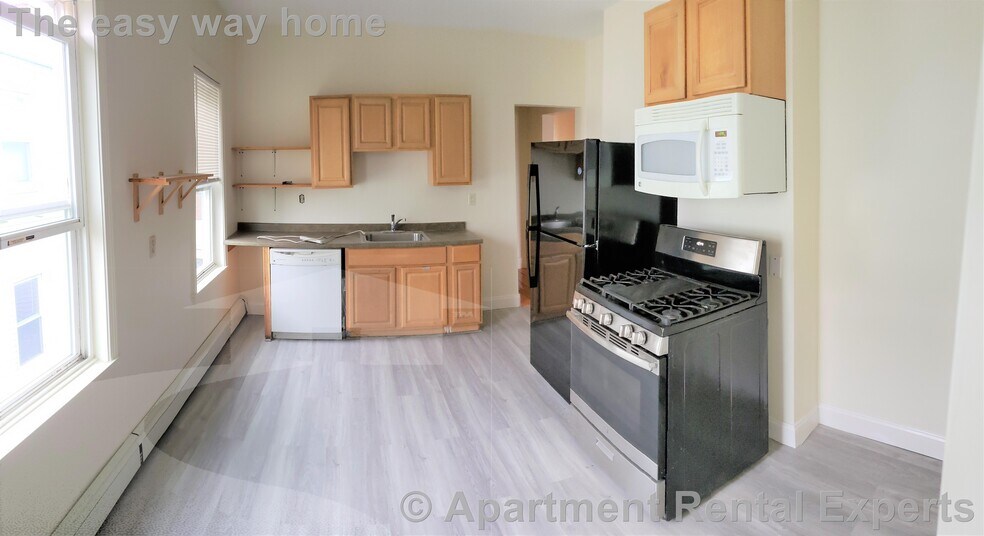 Primary Photo - 61 Webster Ave