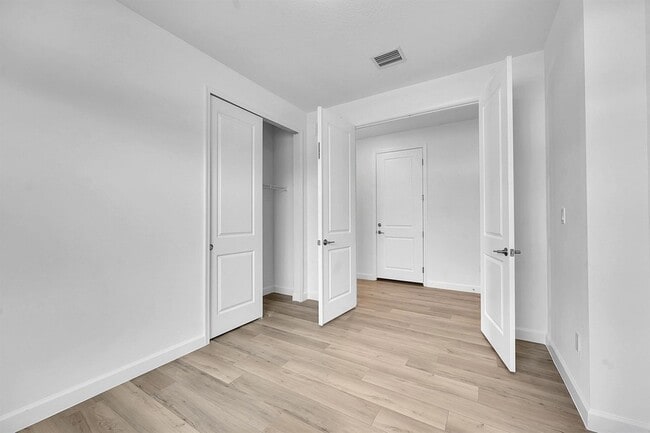 Building Photo - 6436 Seabright Ter