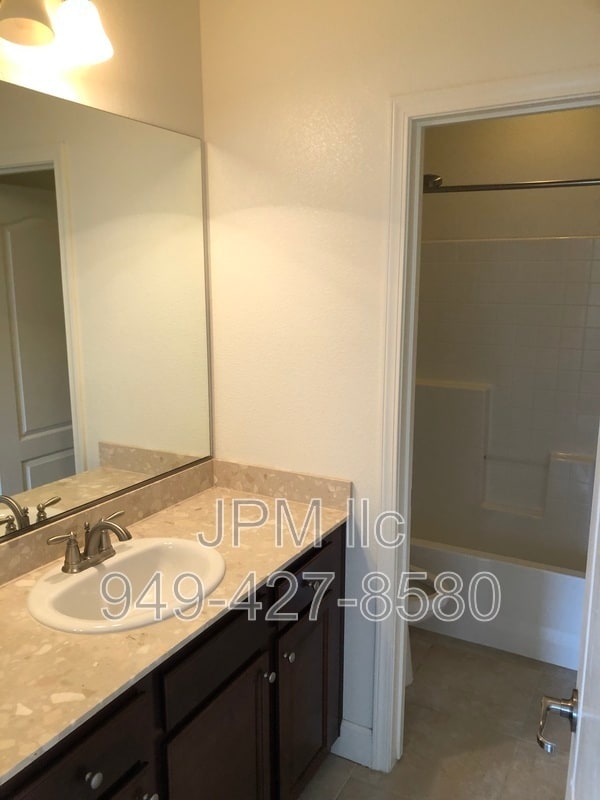 Building Photo - 10643 Foxberry Park Dr