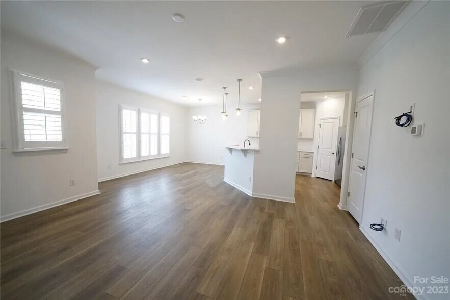 Building Photo - Room in Townhome on Lani Dr