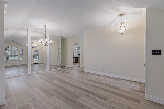 Building Photo - 10601 Robincreek Ln