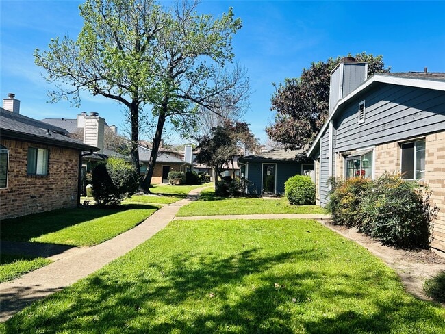 Building Photo - 8038 Sands Point Dr