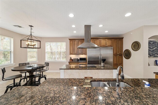 Building Photo - 1706 SW 27th St