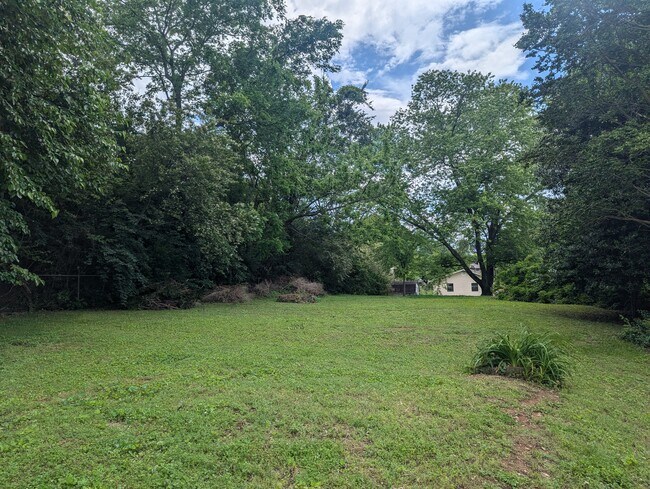 Building Photo - 11124 Farr Dr