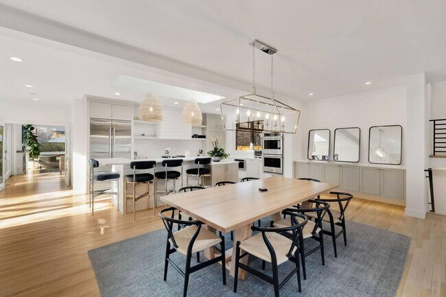 Building Photo - 1500 W Mulberry St