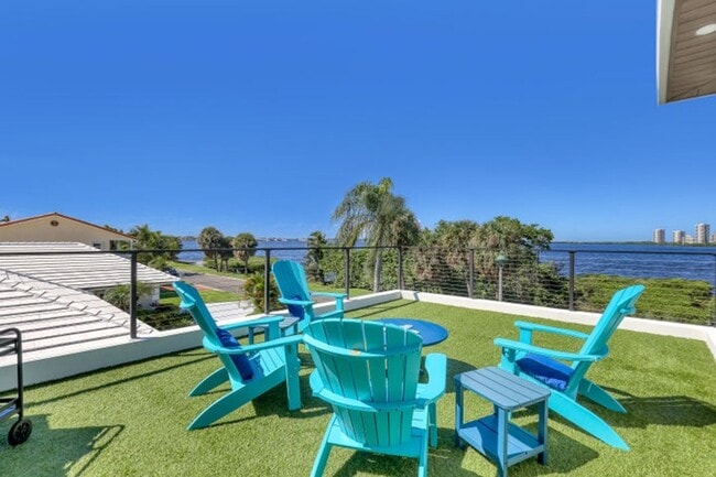 Building Photo - 1161 Pine Point Rd