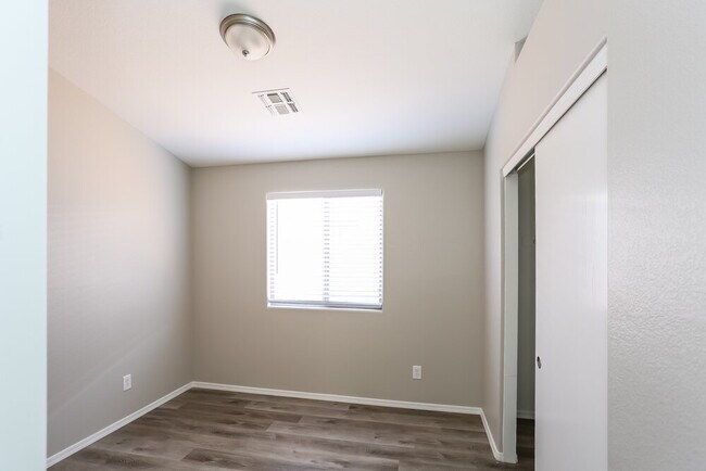 Building Photo - 15186 W Melvin St