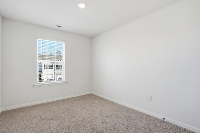 Building Photo - 3 Bedroom Townhome For Rent in Fuquay Varina NC | Newly Built Community| $500 Move in incentive!