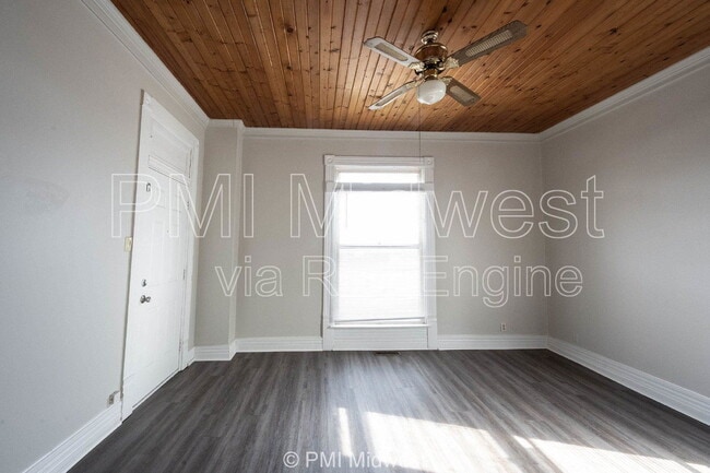 Building Photo - 632 S State St