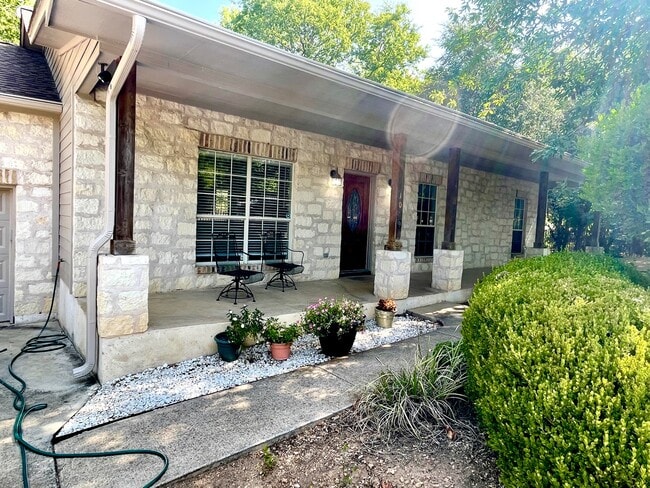 Building Photo - 104 Bermuda Dr