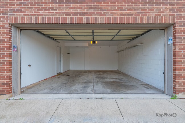 Building Photo - 3607 W 53rd St