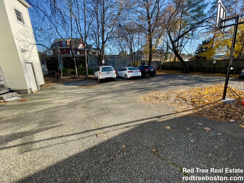 Building Photo - 2572 Massachusetts Ave