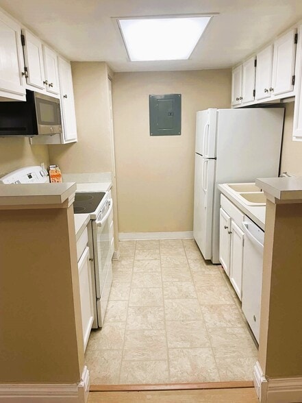 Building Photo - 4400 S Quebec St