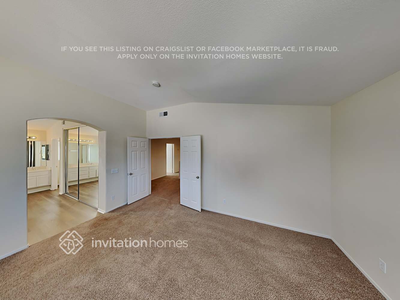 Building Photo - 4102 Periwinkle Way