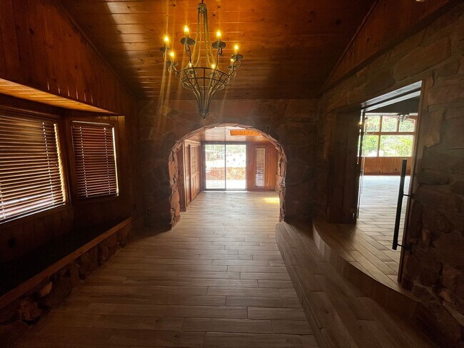 Building Photo - Unfurnished, 1-year long-term rental