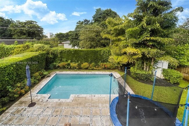 Building Photo - 10670 SW 77th Ave