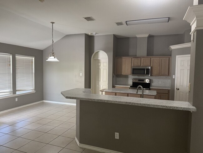 Building Photo - 6721 Dungeoness Dr