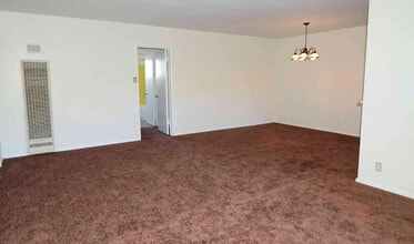 Building Photo - 3930 Roxanne Ave