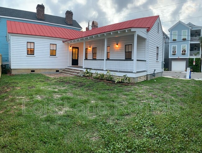 Primary Photo - 5 Sheppard St