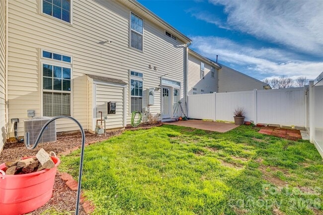 Building Photo - 618 Bayou Cir