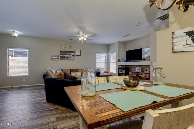 Building Photo - 3 bedroom in Mesa AZ 85209