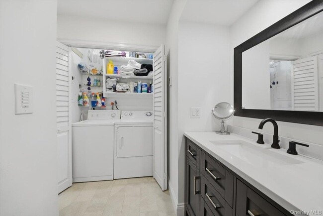 Building Photo - 180 Heritage Hills