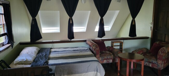 Beautiful 15x15 loft bedroom with skylights. $1500/mo - 9 Hobson Ave