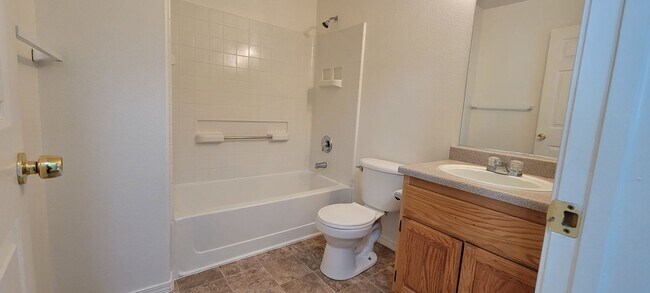 Building Photo - $500 OFF MOVE-IN! 2 Bedroom Condo near Air...