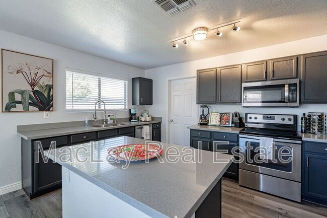 Building Photo - 564 W Orchard Way