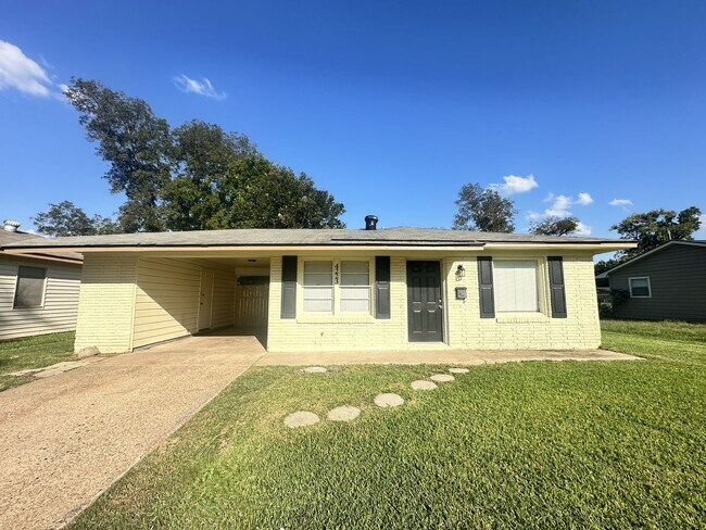 Primary Photo - Adorable Starter Home