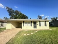 Building Photo - Adorable Starter Home
