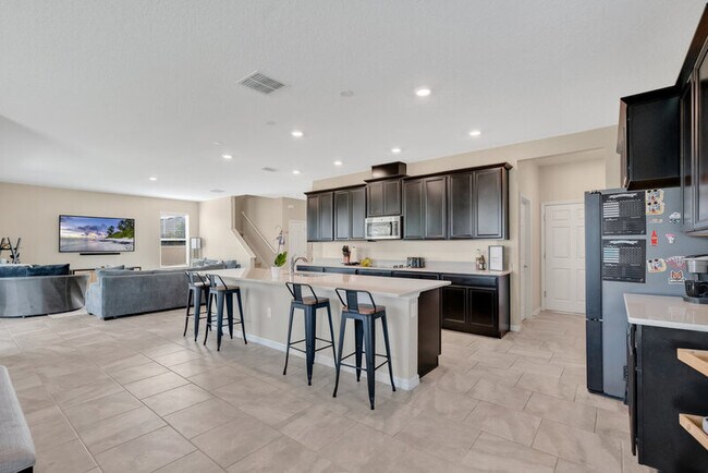 Building Photo - 4894 Knoll Ln