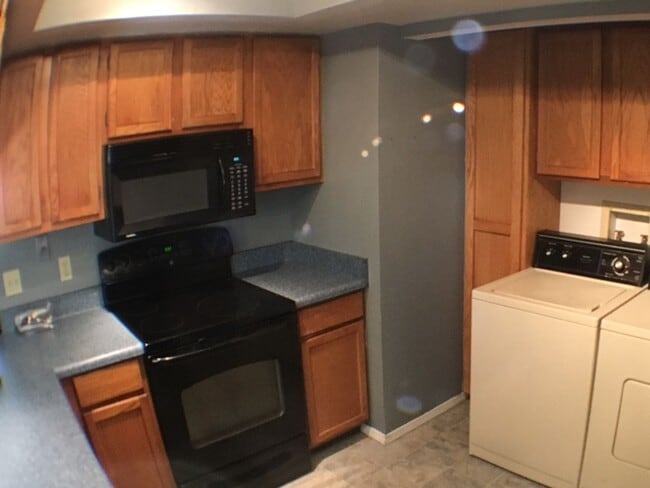 Building Photo - Nice single level home on cul de sac in Foxglenn neighborhood